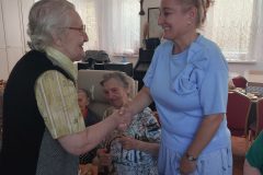 Klienti blahoželali p. riaditeľke k meninám